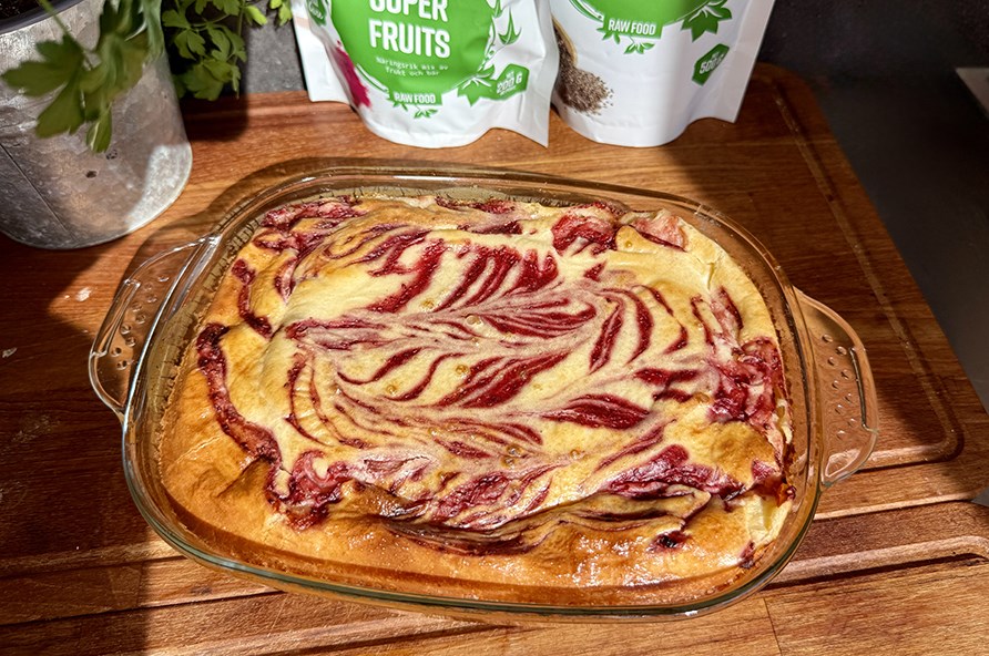 Kalorismarts morgenmadspandekage i et ovnfad.