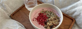 Sund og nrende smoothie bowl