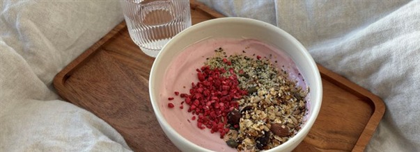Sund og nrende smoothie bowl