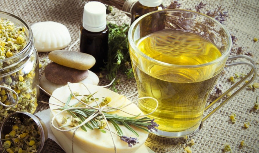 Naturlige og plantebaserede olier.