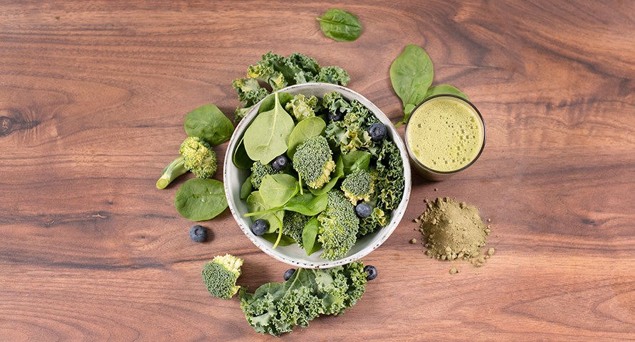 Skl med broccoli, spinat, grnkl og blbr.