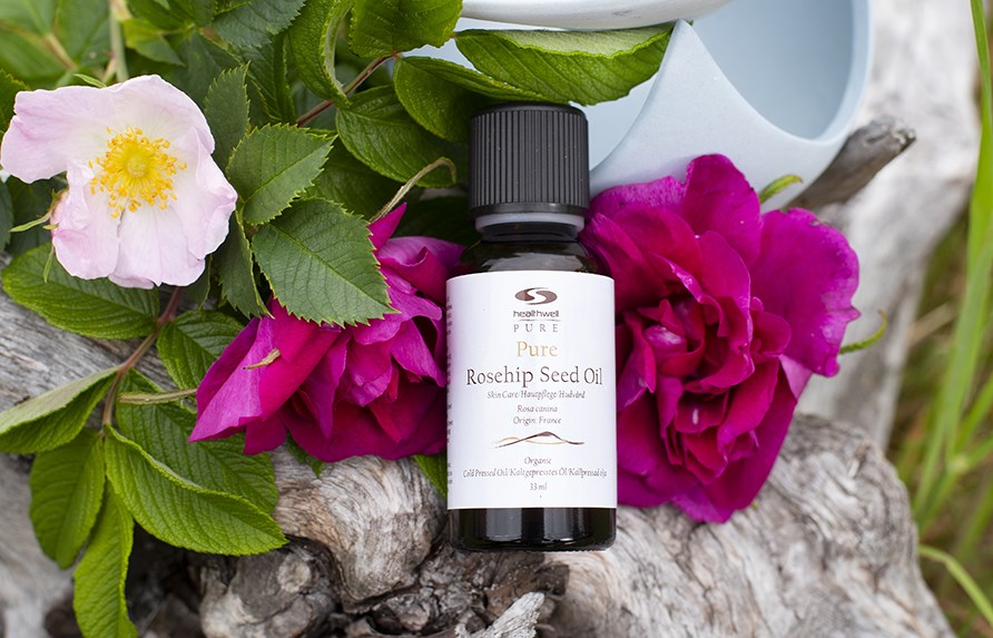 Billede af hybenfrøolie og hybenroser til hudpleje og bad Billede af hybenfrøolie og hybenroser til hudpleje og bad