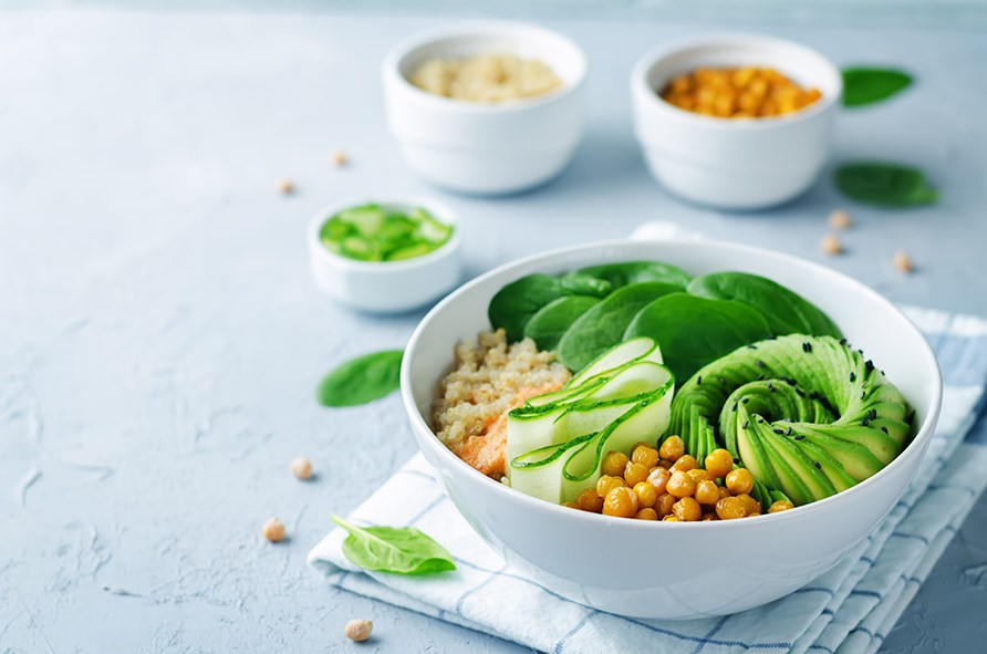 En sk�l med friske gr�ntsager.