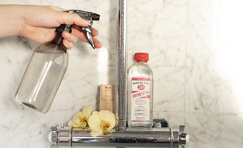 Rengringsspray med terisk olie.