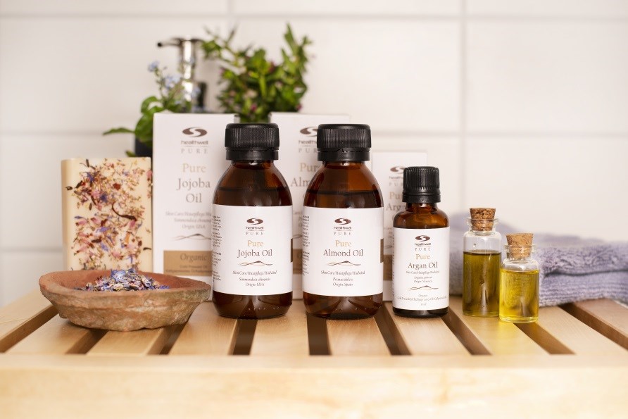 Ren arganolie, jojobaolie og mandelolie til hudpleje.